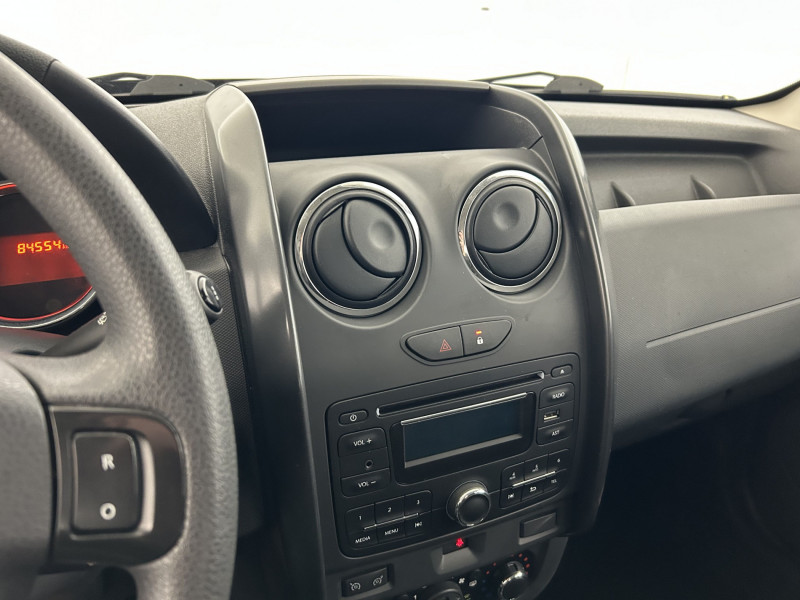 Dacia Duster 1.5 dCi 110ch Lauréate 4X2 + Régulateur de vitesse 2014 - photo n°16 Dacia Duster 1.5 dCi 110ch Lauréate 4X2 + Régulateur de vitesse  occasion à SAINT-GREGOIRE - photo n°16