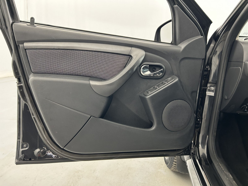 Dacia Duster 1.5 dCi 110ch Prestige 4X2 2016 - photo n°11 Dacia Duster 1.5 dCi 110ch Prestige 4X2  occasion à SAINT-GREGOIRE - photo n°11