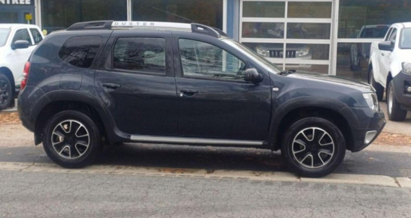 Dacia Duster 1.5DCI 110 4x4 BLACK-TOUCH 2017 - photo n°2 Dacia Duster 1.5DCI 110 4x4 BLACK-TOUCH  occasion à ST BONNET LE FROID - photo n°2