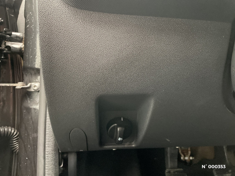 Dacia Duster Duster TCe 125 4x2 Prestige Edition 2016 2016 - photo n°15 Dacia Duster Duster TCe 125 4x2 Prestige Edition 2016  occasion à Saint-Léonard - photo n°15