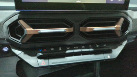 Dacia Duster Hybrid 140 4x2 bva extreme + pack techno + pack city  occasion � Ganges - photo n�17