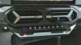 Dacia Duster Hybrid 140 4x2 bva journey + pack city + pack cold  occasion � Ganges - photo n�17