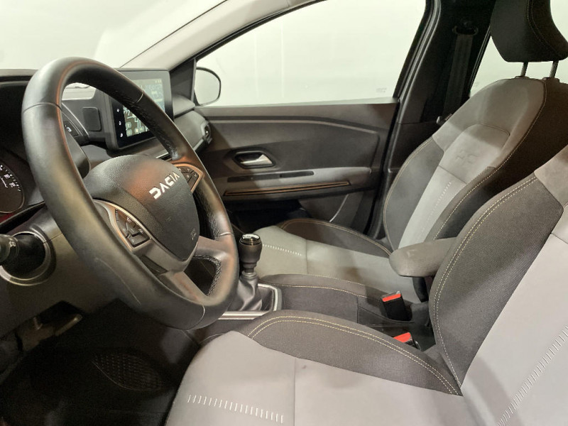 Dacia Jogger Jogger ECO-G 100 7 places Extreme + 2024 - photo n°17 Dacia Jogger Jogger ECO-G 100 7 places Extreme +  occasion à Évreux - photo n°17