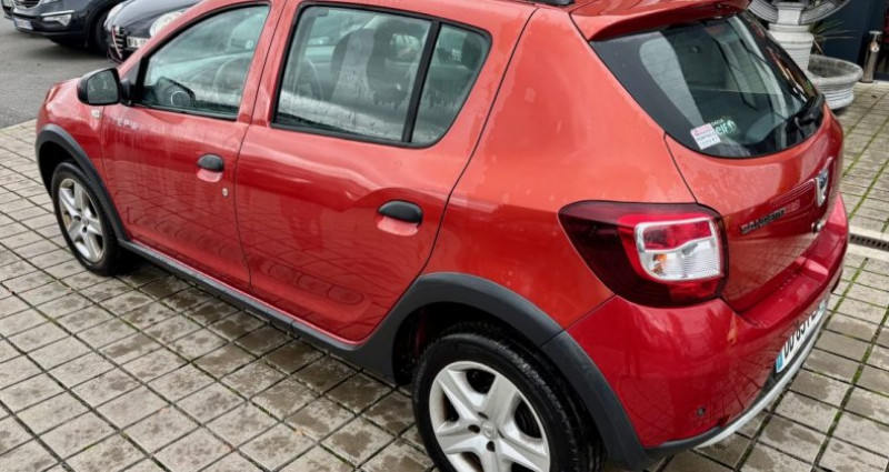 Dacia Sandero 0.9 TCe 90ch eco² Stepway Prestige 2014 - photo n°5 Dacia Sandero 0.9 TCe 90ch eco² Stepway Prestige  occasion à NOUVOITOU - photo n°5