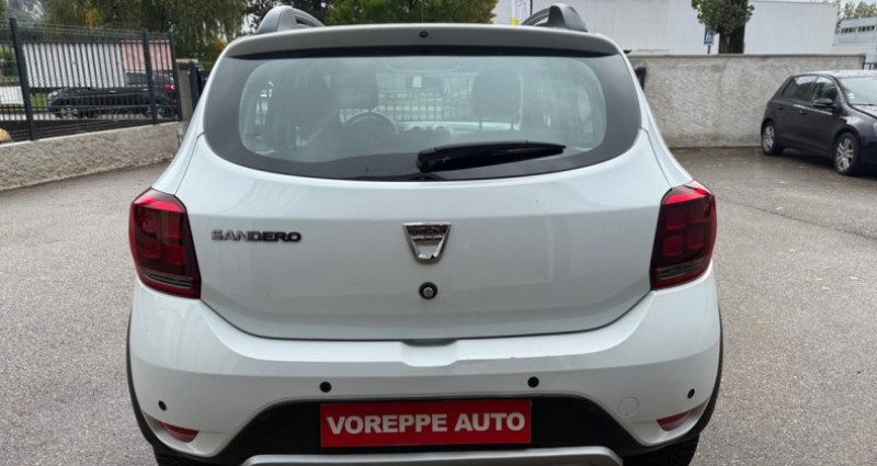 Dacia Sandero 1.0 ECO-G 100CH 15 ANS/ 1 ERE MAIN /CRITAIR 1 / CAMERA/ 2020 - photo n°5 Dacia Sandero 1.0 ECO-G 100CH 15 ANS/ 1 ERE MAIN /CRITAIR 1 / CAMERA/  occasion à Moirans - photo n°5