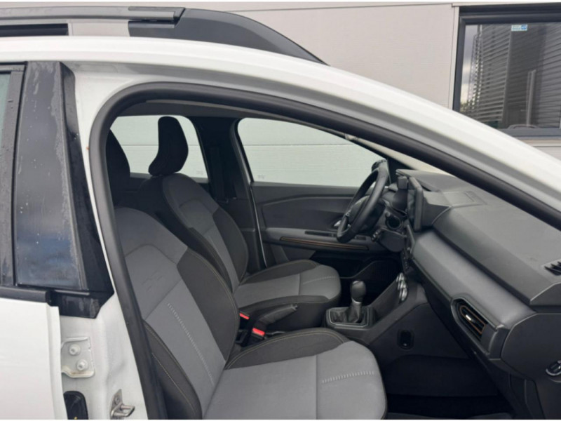 Dacia Sandero 1.0 TCe - 90 - BV CVT - 24  III BERLINE Stepway Extême 2024 - photo n°8 Dacia Sandero 1.0 TCe - 90 - BV CVT - 24  III BERLINE Stepway Extême  occasion à Ganges - photo n°8