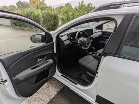 Dacia Sandero 1.0 TCe - 90 - BV CVT - 24  III BERLINE Stepway Extr�me  occasion � Ganges - photo n�19