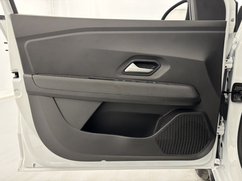 Dacia Sandero ECO-G 100 Stepway Expression 5p 2023 - photo n°11 Dacia Sandero ECO-G 100 Stepway Expression 5p  occasion à SAINT-GREGOIRE - photo n°11