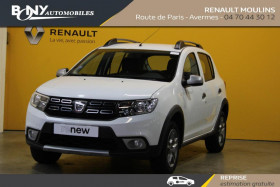 Dacia Sandero occasion 2019 mise en vente à Avermes par le garage Bony Automobiles Renault Moulins - photo n°1