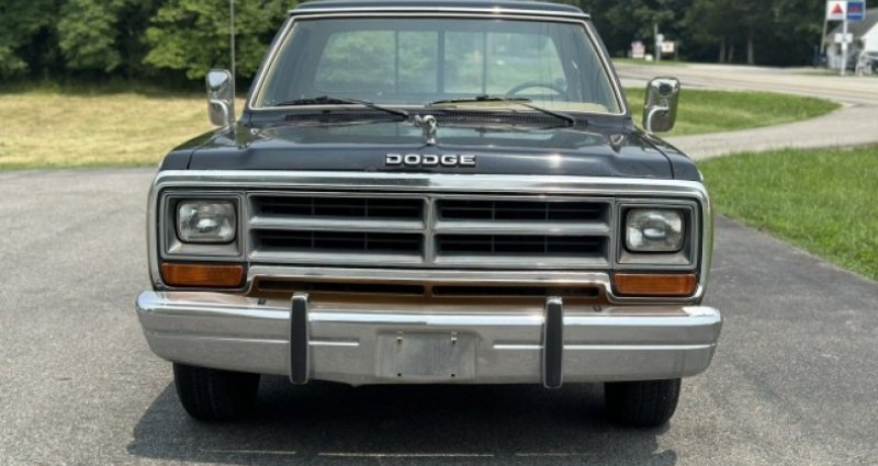 Dodge Ram 1500 1986 - photo n°2 Dodge Ram 1500  occasion à LYON - photo n°2