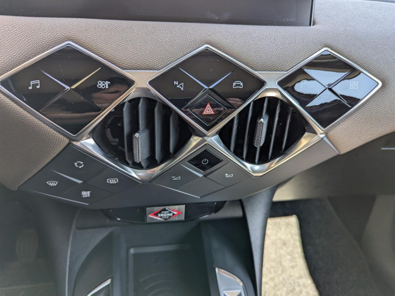 DS DS3 Crossback 1.5 BlueHDi - 100  So Chic 2019 - photo n°17 DS DS3 Crossback 1.5 BlueHDi - 100  So Chic  occasion à Ganges - photo n°17