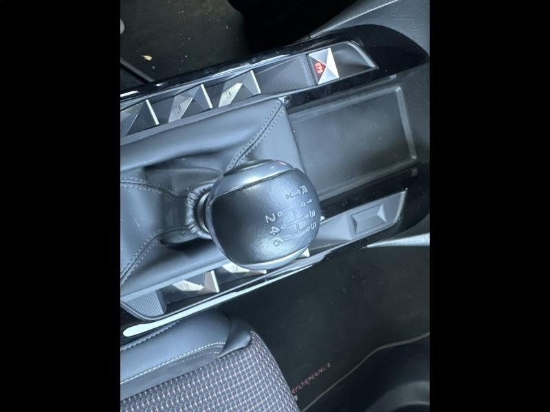 DS DS3 Crossback PureTech 100ch Performance Line  occasion  Saint-Maximin - photo n19