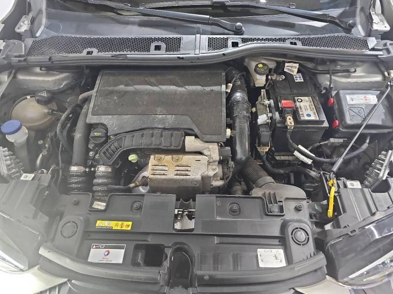 DS DS3 Crossback PureTech 130ch Performance Line Automatique 7cv  occasion  Illzach - photo n10