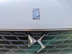 DS DS3 1.2i PureTech 12V - 82 BERLINE So Chic  occasion � Ganges - photo n�5