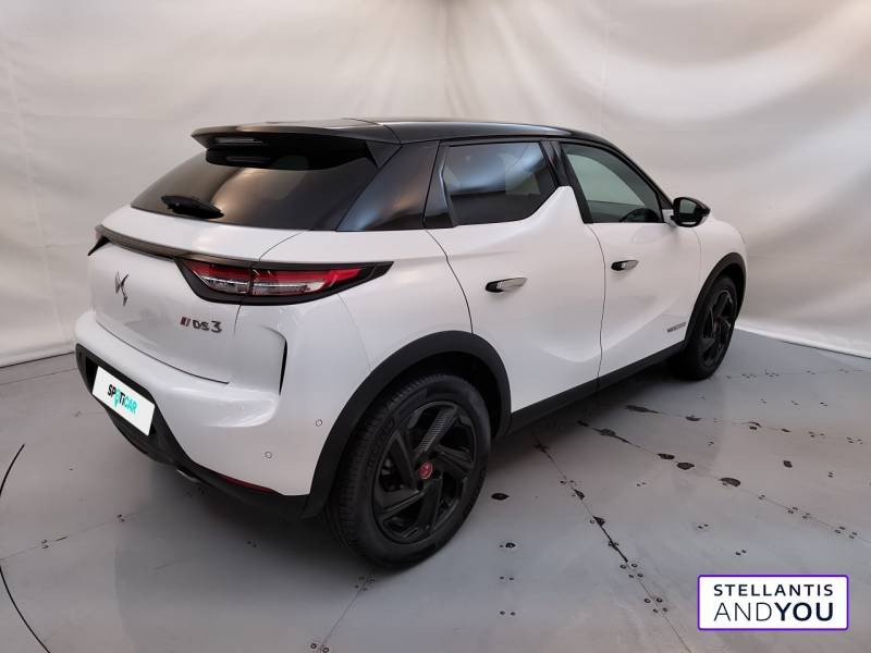 DS DS3 DS3 Crossback BlueHDi 130 EAT8 Performance Line+  occasion à  VENISSIEUX - photo n°5