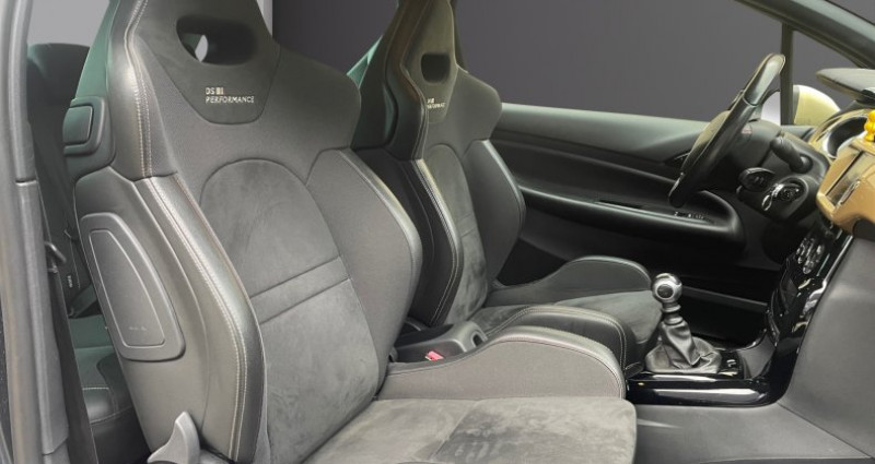 DS DS3 THP 208 SS BVM6 Performance Black Special 2017 - photo n°7 DS DS3 THP 208 SS BVM6 Performance Black Special  occasion à Genay - photo n°7