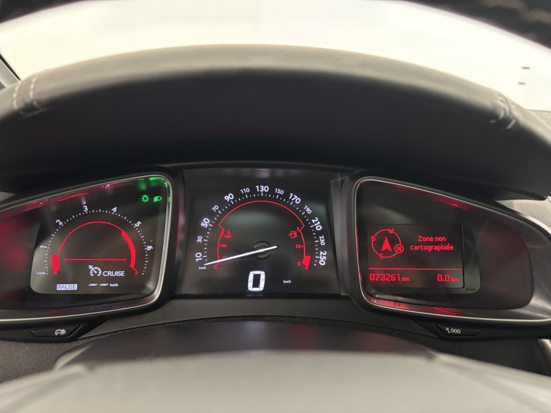 DS DS5 BlueHDi 120 S&S BVM6 So Chic 5p 2017 - photo n°15 DS DS5 BlueHDi 120 S&S BVM6 So Chic 5p  occasion à SAINT-GREGOIRE - photo n°15