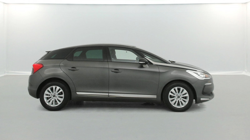 DS DS5 BlueHDi 120 S&S BVM6 So Chic 5p 2017 - photo n°6 DS DS5 BlueHDi 120 S&S BVM6 So Chic 5p  occasion à SAINT-GREGOIRE - photo n°6