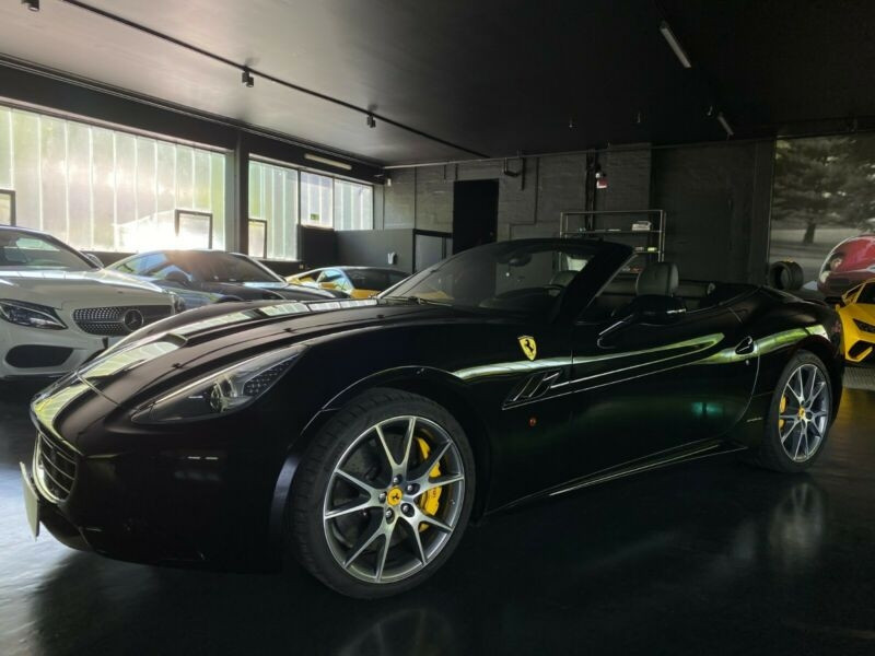 Ferrari California V8 4.3 Noir occasion à Villenave-d'Ornon