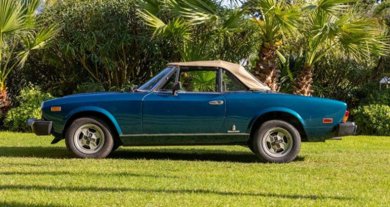 Fiat 124 Spider US sortie de grange  occasion à NICE - photo n°2