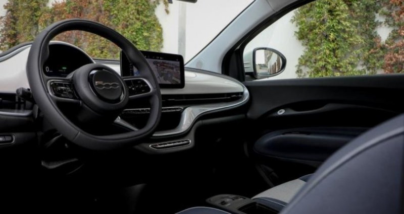 Fiat 500 500E Icone 2023 - photo n°4 Fiat 500 500E Icone  occasion à MONACO - photo n°4