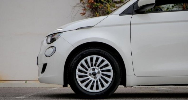 Fiat 500 e 95ch Action 2022 - photo n°7 Fiat 500 e 95ch Action  occasion à MONACO - photo n°7