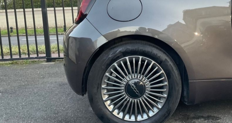 Fiat 500 e Berline 118 Ch Icone 2021 - photo n°6 Fiat 500 e Berline 118 Ch Icone  occasion à Saint-Maur-des-Fossés - photo n°6