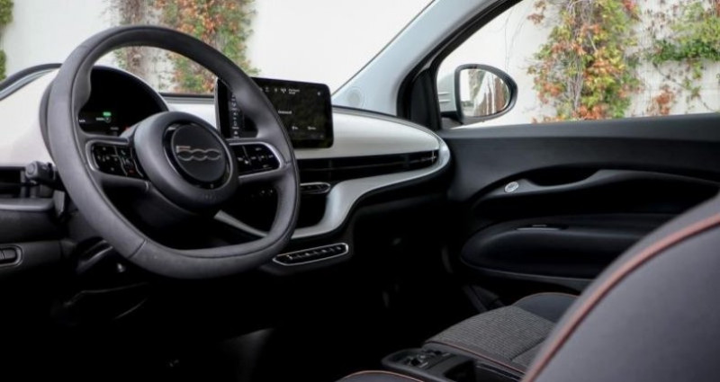 Fiat 500 Icone 2023 - photo n°4 Fiat 500 Icone  occasion à MONACO - photo n°4