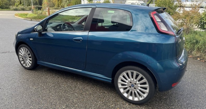 Fiat Punto TWINAIR 85CV 2012 - photo n°2 Fiat Punto TWINAIR 85CV  occasion à VIVIERS-DU-LAC - photo n°2