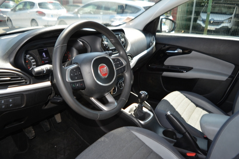 Fiat Tipo 1.4 95CH EASY MY18 4P  occasion  Toulouse - photo n16
