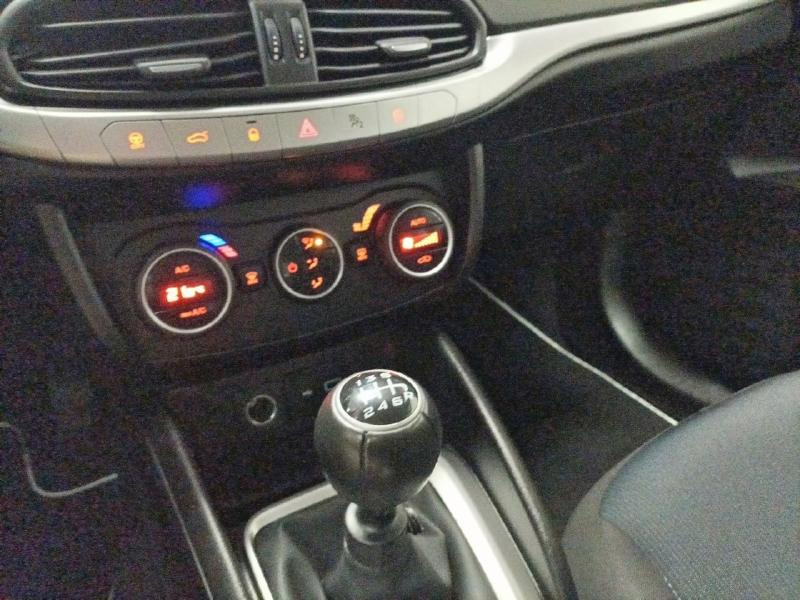 Fiat Tipo 1.4 95ch S/S Mirror MY19 4p  occasion � Le Havre - photo n�12