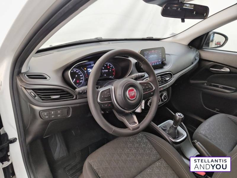 Fiat Tipo Cross 1.0 Firefly Turbo 100 ch S&S  occasion à  VENISSIEUX - photo n°9
