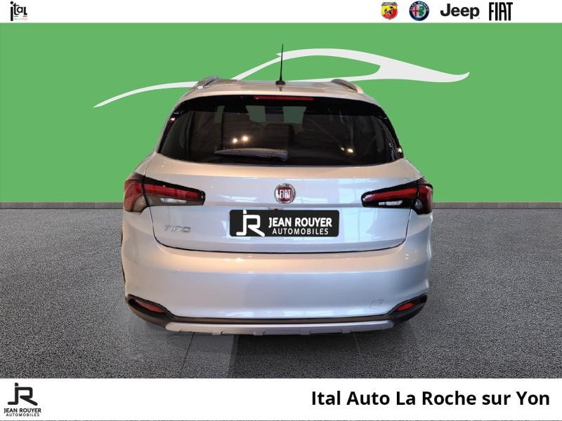 FIAT Tipo Cross 1.6 MultiJet 130ch S/S Plus MY22 - Véhicule d'occasion