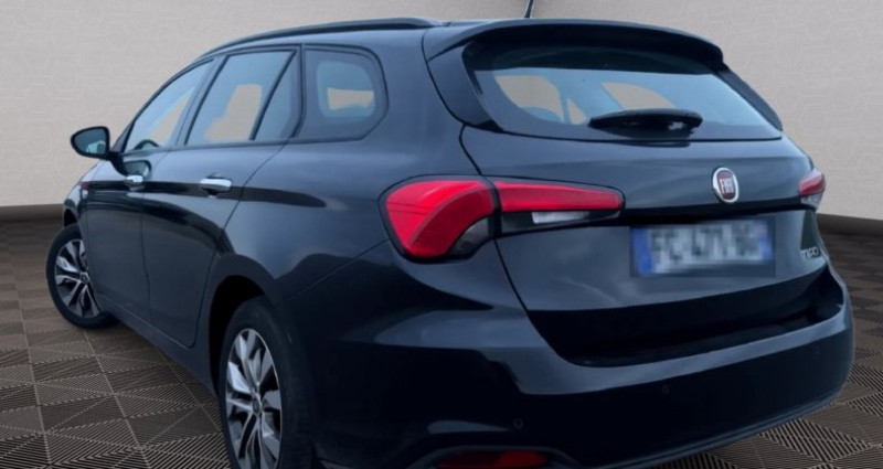 Fiat Tipo Hatchback Lounge 1.6 JTDM 120 Ch - GPS, Cam�ra, Clim Auto  occasion � Uckange - photo n�4