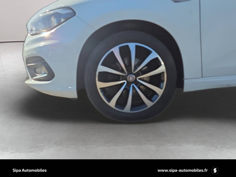 Fiat Tipo Tipo 1.4 95 ch Easy 4p  occasion � La Teste-de-Buch - photo n�11