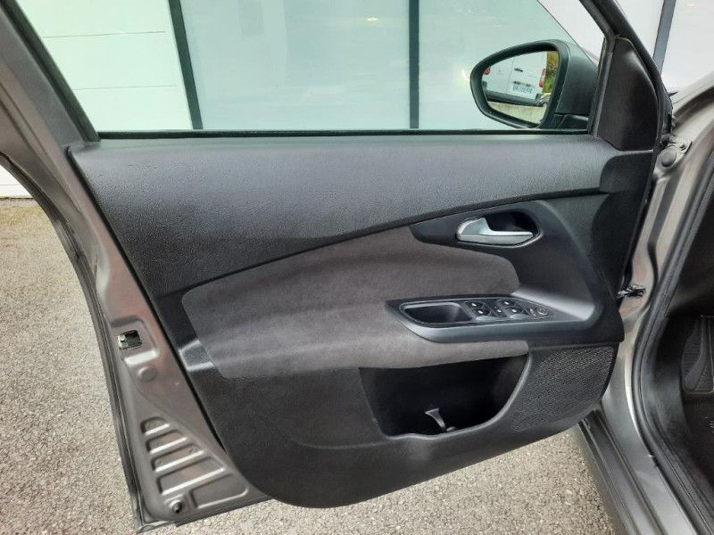 Fiat Tipo Tipo 5 Portes 1.3 MultiJet 95 ch Start/Stop Business  occasion  Pont-Audemer - photo n17