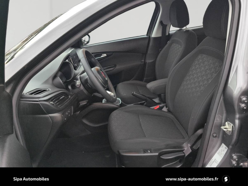 Fiat Tipo Tipo Cross 5 Portes 1.5 Firefly Turbo 130 ch S&S DCT7 Hybrid 2022 - photo n°11 Fiat Tipo Tipo Cross 5 Portes 1.5 Firefly Turbo 130 ch S&S DCT7 Hybrid  occasion à Toulouse - photo n°11