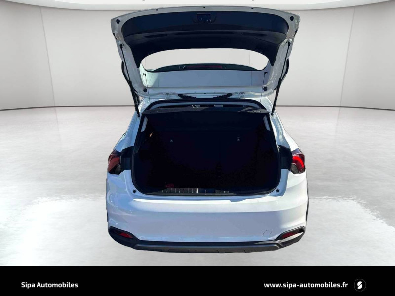 Fiat Tipo Tipo SW 1.5 Firefly Turbo 130 ch S&S DCT7 Hybrid Cross 5p  occasion � La Teste-de-Buch - photo n�12