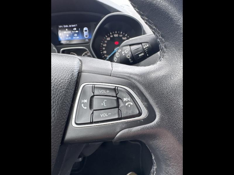 Ford C-Max 1.0 EcoBoost 125ch Stop&Start Titanium Euro6.2  occasion � Fleury-les-Aubrais - photo n�18