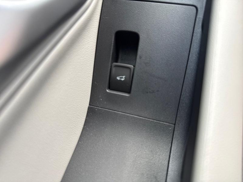 Ford Capri 340ch Extended Range 79kW Pack Premium AWD  occasion  Cherbourg-Octeville - photo n17