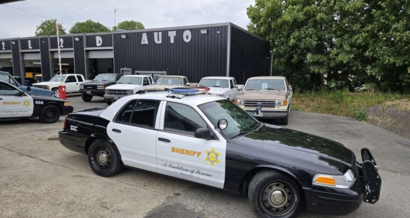 Ford Crown Victoria 4.6 V8 Police Interceptor 2008  occasion  Breteuil - photo n3