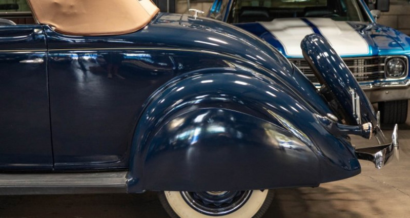 Ford Deluxe V8 2 Passenger Cabriolet 1936 - photo n°4 Ford Deluxe V8 2 Passenger Cabriolet  occasion à LYON - photo n°4