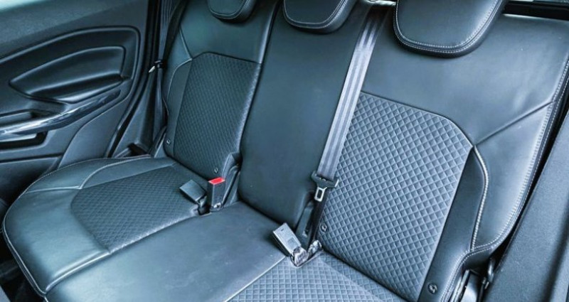 Ford EcoSport 1.5 TDCi 95ch FAP Titanium ENTRETIEN COMPLET  occasion  Saint Maximin la Sainte Baume - photo n5