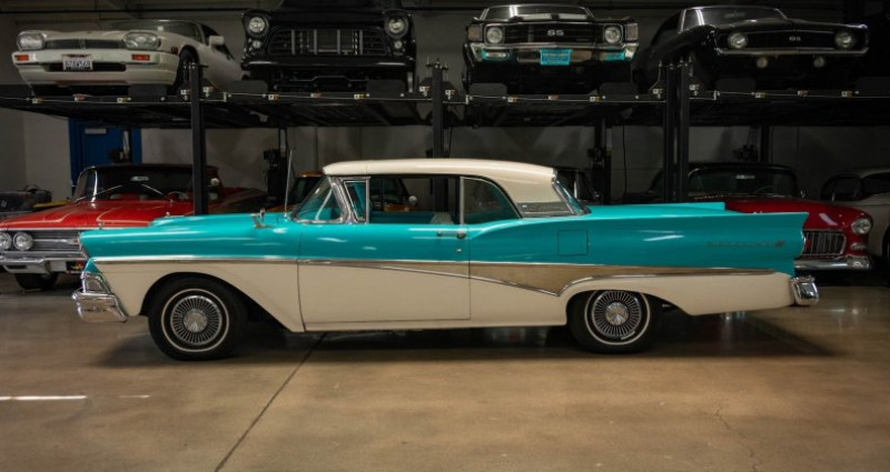 Ford Fairlane 500 Skyliner Retractable 352/300HP V8 1958 - photo n°3 Ford Fairlane 500 Skyliner Retractable 352/300HP V8  occasion à LYON - photo n°3