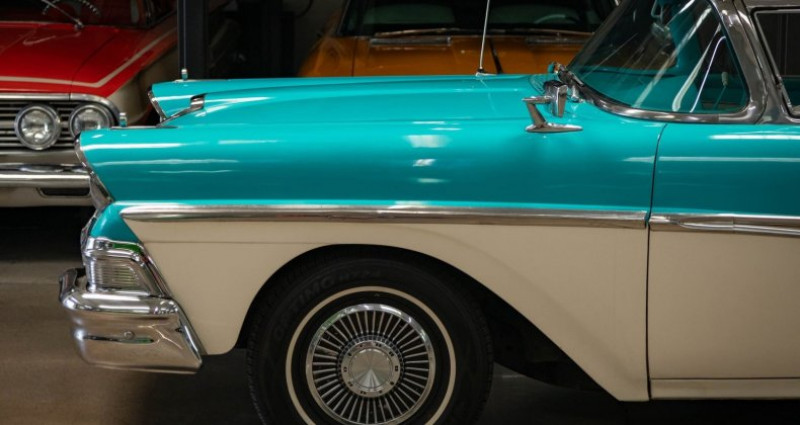 Ford Fairlane 500 Skyliner Retractable 352/300HP V8 1958 - photo n°2 Ford Fairlane 500 Skyliner Retractable 352/300HP V8  occasion à LYON - photo n°2