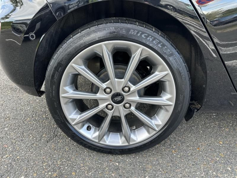 Ford Fiesta 1.0 EcoBoost 100ch Stop&Start Vignale BVA 5p Euro6.2 2019 - photo n°15 Ford Fiesta 1.0 EcoBoost 100ch Stop&Start Vignale BVA 5p Euro6.2  occasion à Gien - photo n°15