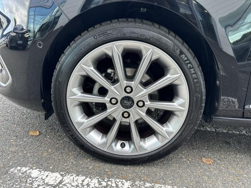 Ford Fiesta 1.0 EcoBoost 100ch Stop&Start Vignale BVA 5p Euro6.2 2019 - photo n°13 Ford Fiesta 1.0 EcoBoost 100ch Stop&Start Vignale BVA 5p Euro6.2  occasion à Gien - photo n°13