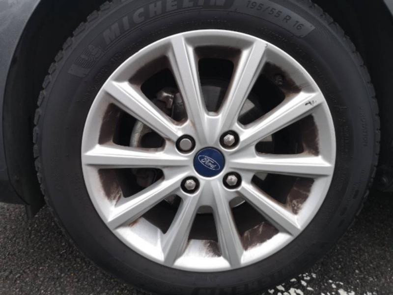 Ford Fiesta 1.0 EcoBoost 95ch Titanium 5p  occasion � Saint-Maximin - photo n�9