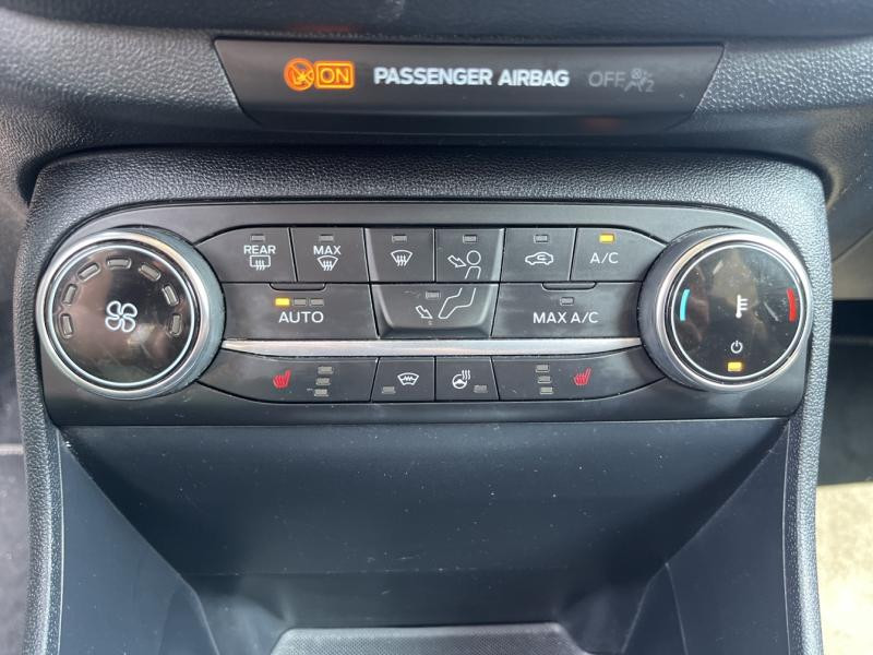 Ford Fiesta 1.0 EcoBoost Hybrid 125ch Titanium Business 5p  occasion  Fleury-les-Aubrais - photo n16