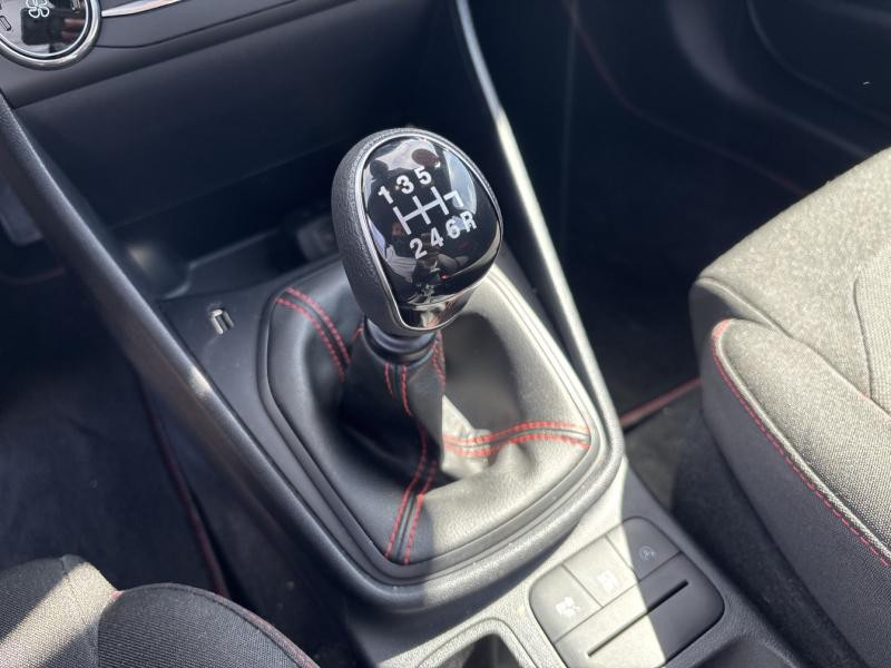 Ford Fiesta 1.0 Flexifuel 95ch ST-Line 5p 2022 - photo n°19 Ford Fiesta 1.0 Flexifuel 95ch ST-Line 5p  occasion à Dole - photo n°19